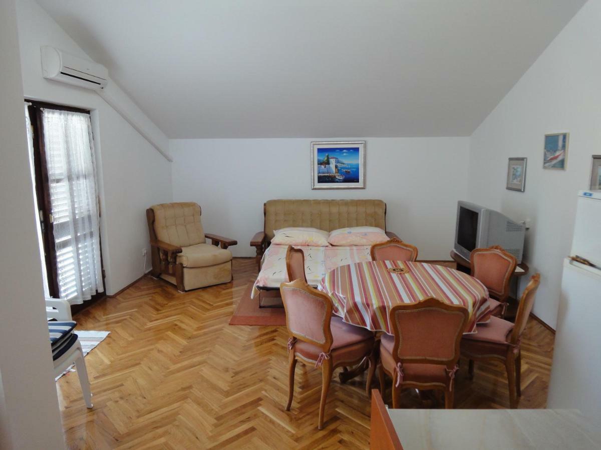 Artneo Apartmani Новаля Екстериор снимка